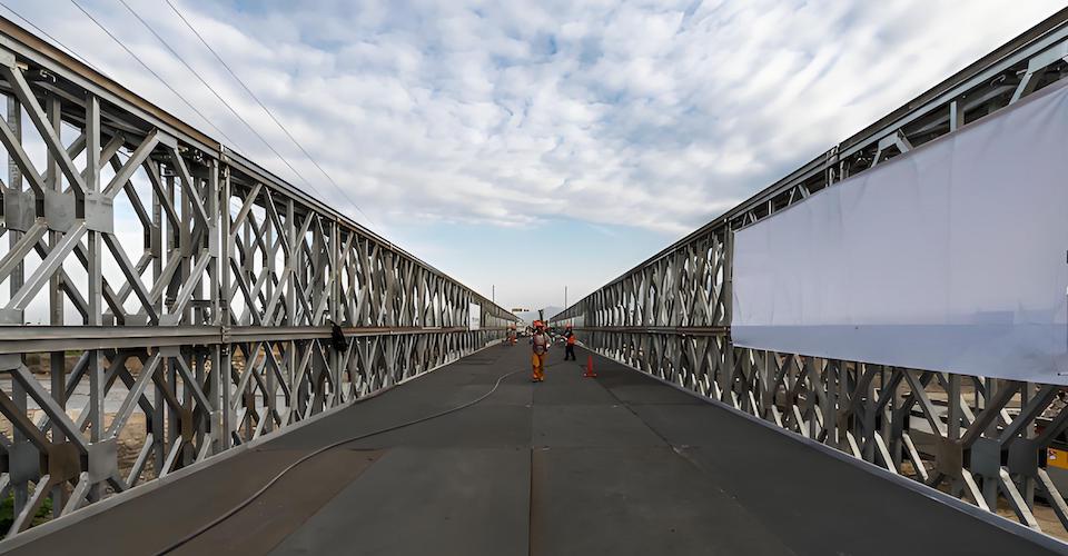 Long-Span Truss Bridge