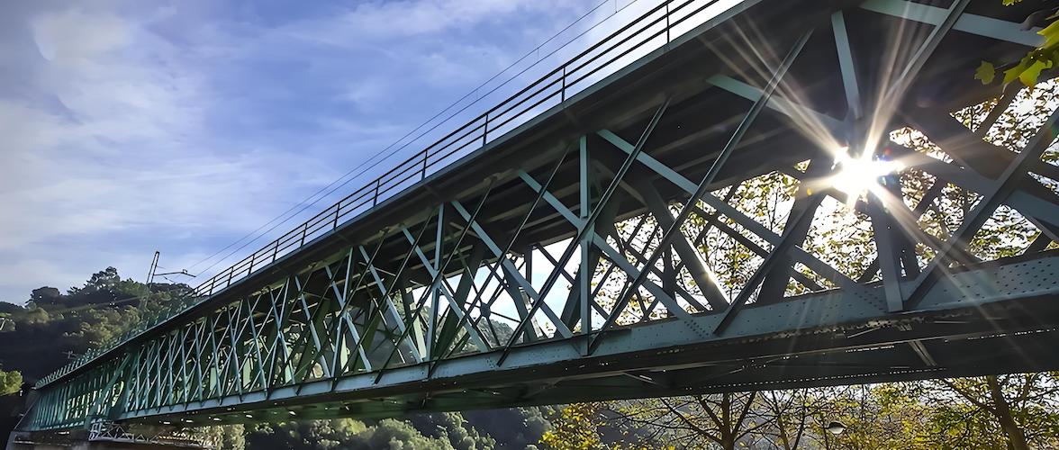 Long-Span Prefabricated Steel Bridge