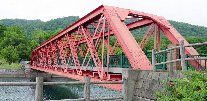 What Is A Pratt Through Truss Bridge And Why Is It So Popular.jpg