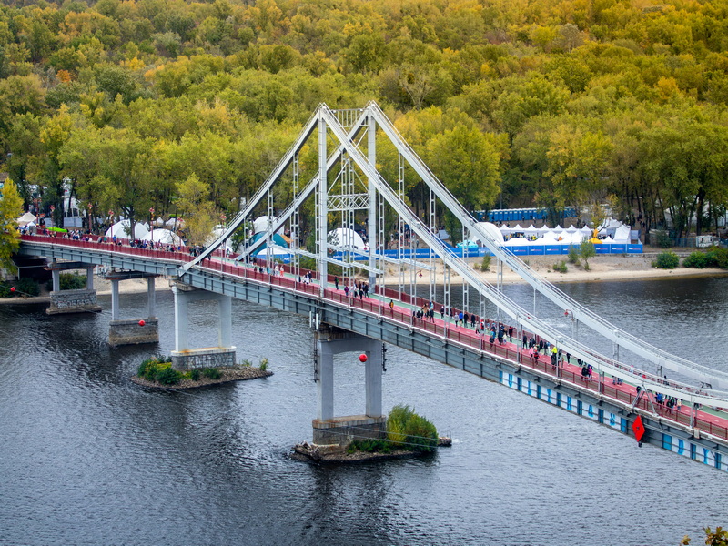 is the pratt or the howe truss bridge stronger_3