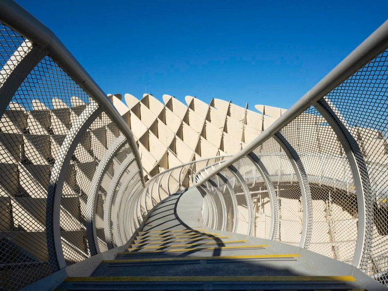 How Does The Foot Bridge Over Wilson River Connect Key Outdoor Areas.jpg
