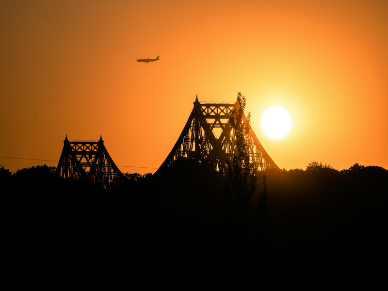 is a truss spaghetti bridge strong_3