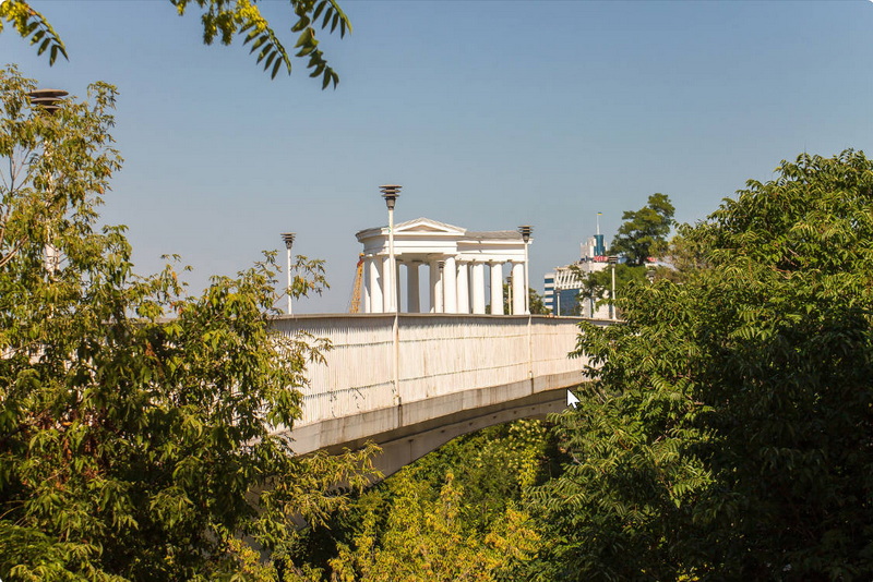 what is a pedestrian bridge called_2
