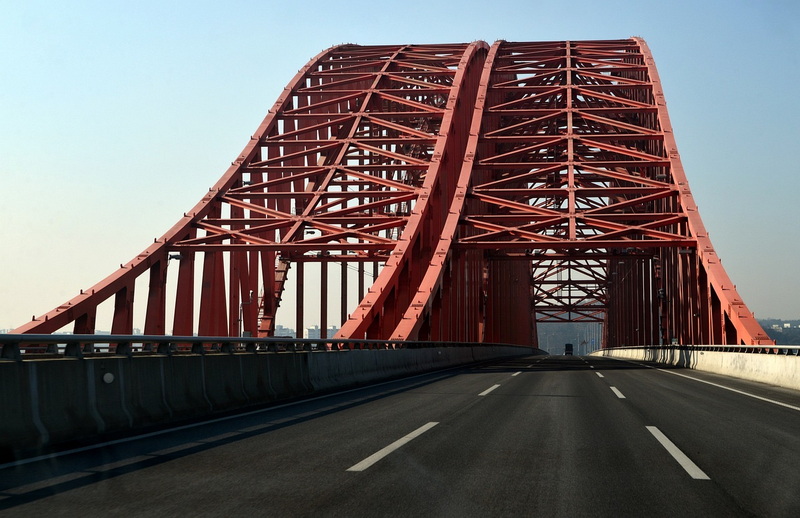 how many tons of steel in the golden gate bridge_3