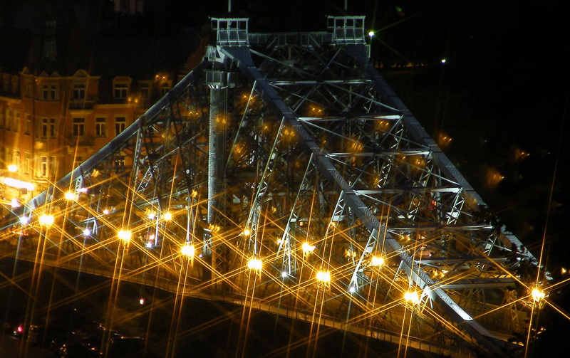 what is the first steel bridge in the world_3