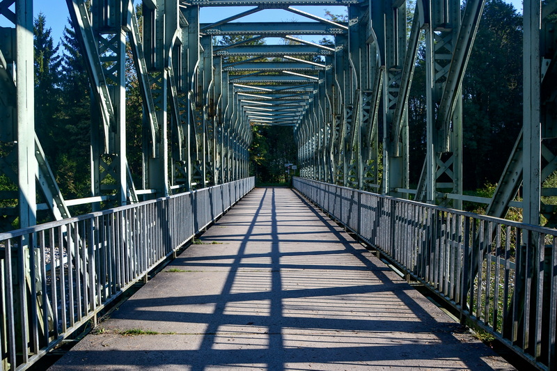How Does Pony Truss Bridge Design Compare To Pratt Or Warren Designs.jpg