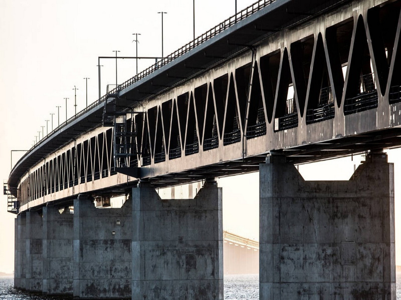How Does A Cantilever Through Truss Bridge Support Weight (2).jpg