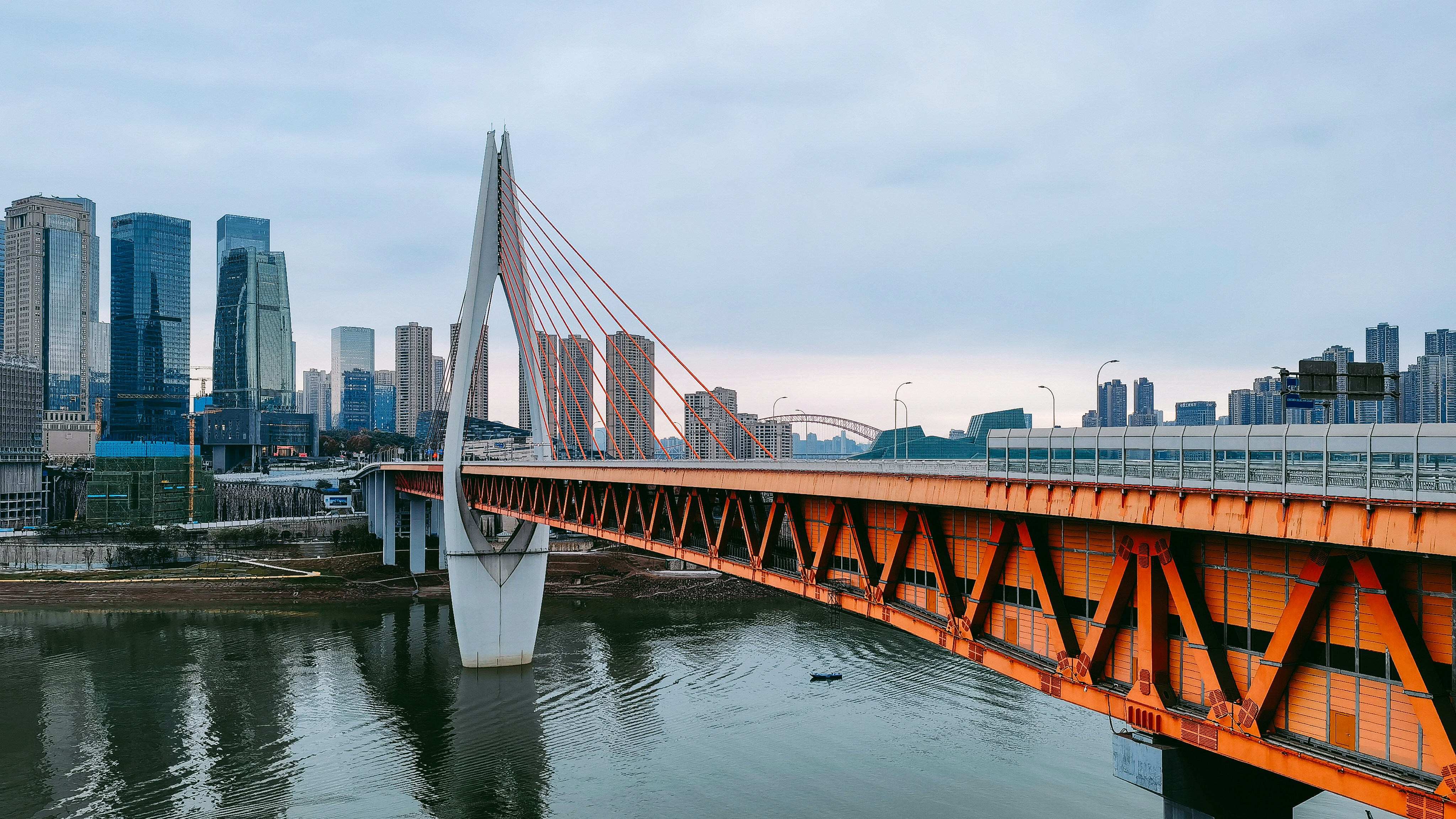 what are the key features of a truss bridge_3