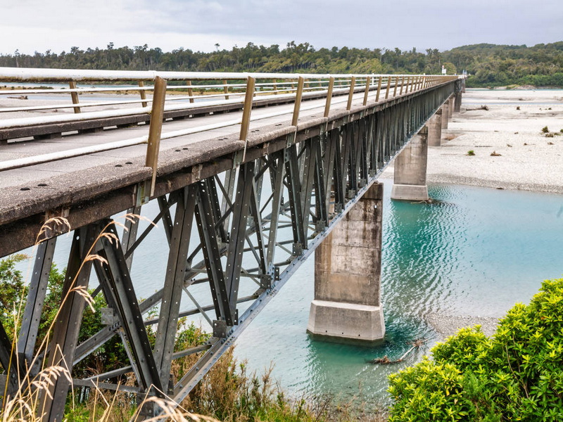 What Is The Difference Between A Beam Bridge And A Truss Bridge