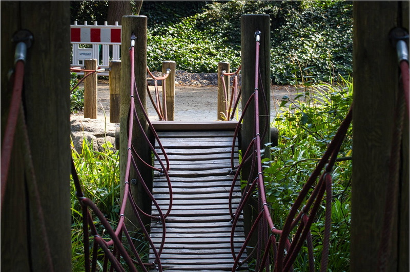 how to cross rainbow bridge on foot_3