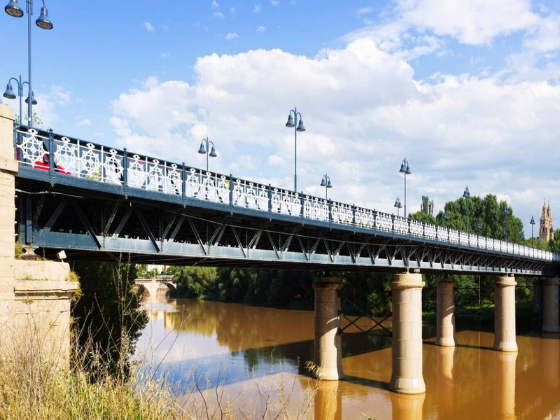 How Is The Construction of A Truss Bridge Different From Other Bridge Types.jpg