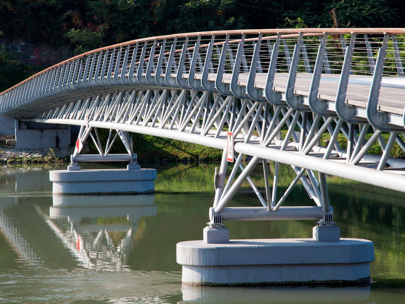 Is Seeing A Black Cat on A Foot Bridge A Bad Omen