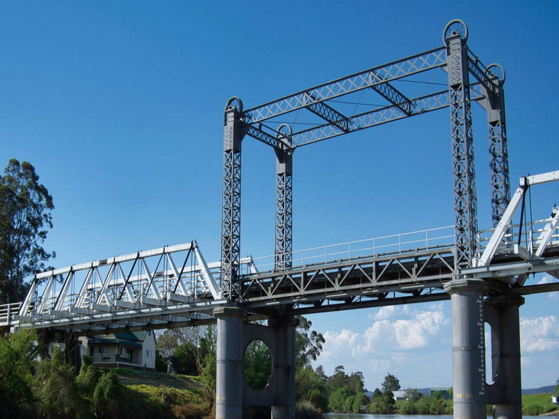 How Is A Cable Truss Bridge Different From A Suspension Bridge.jpg