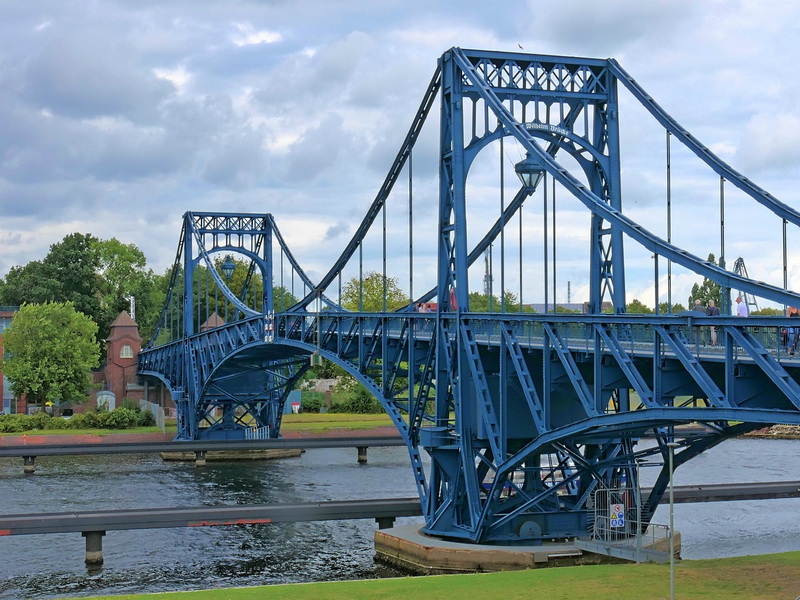 Why Is The Amazon Fire Wooden Foot Bridge A Hidden Gem in Washington.jpg