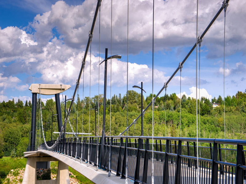 What Is The Best Portable Foot Bridge for Temporary Use.jpg