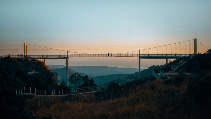 what are the primary components of a truss bridge_3