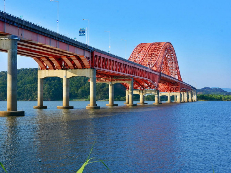 What Is A Good Example of A Truss Bridge
