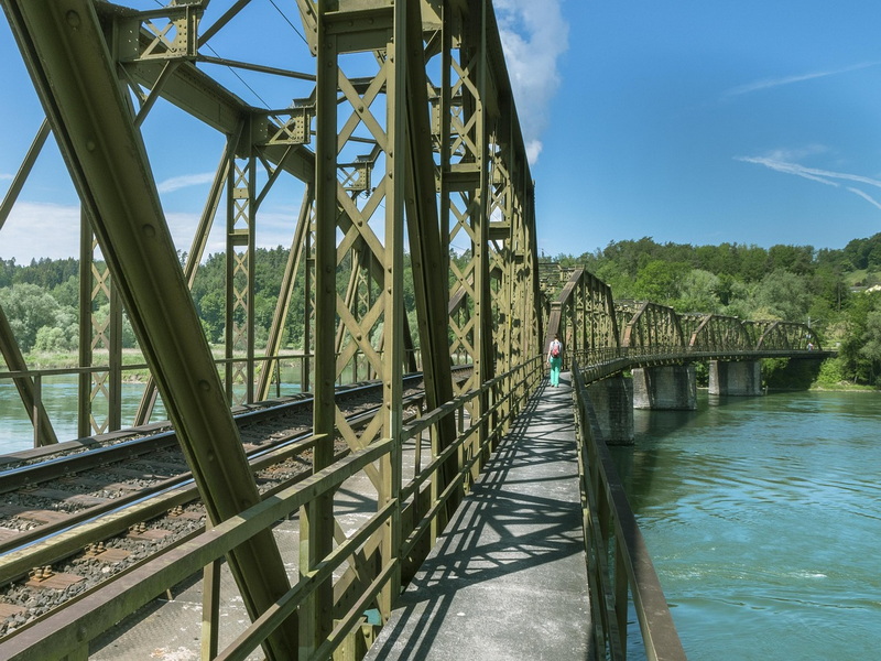 What Are The Different Truss Bridge Designs And How Do They Compare.jpg