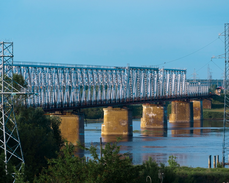 what is a truss bridge weakness_2