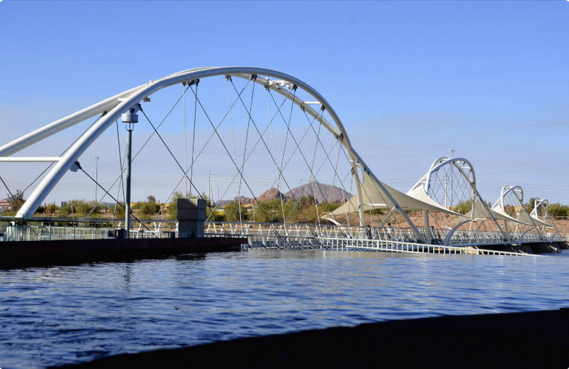 where is the venetian pedestrian bridge_2