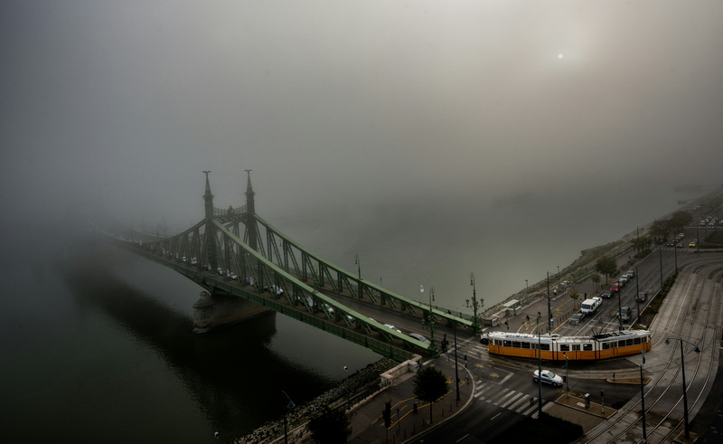 can i cross rainbow bridge on foot_1