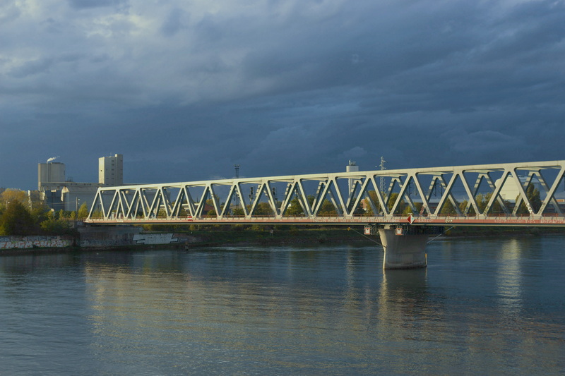 What Does The Front View of A Truss Bridge Reveal About Its Structure.jpg