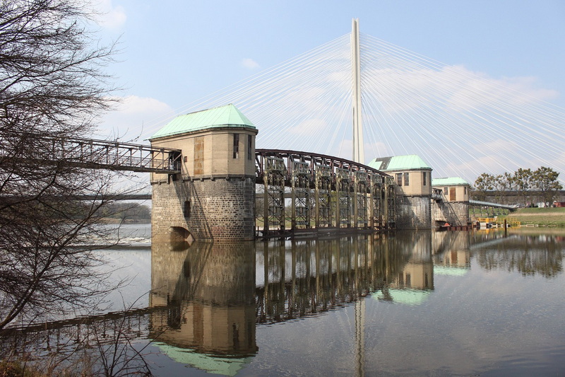 12m long steel bridge is 3d printed_3