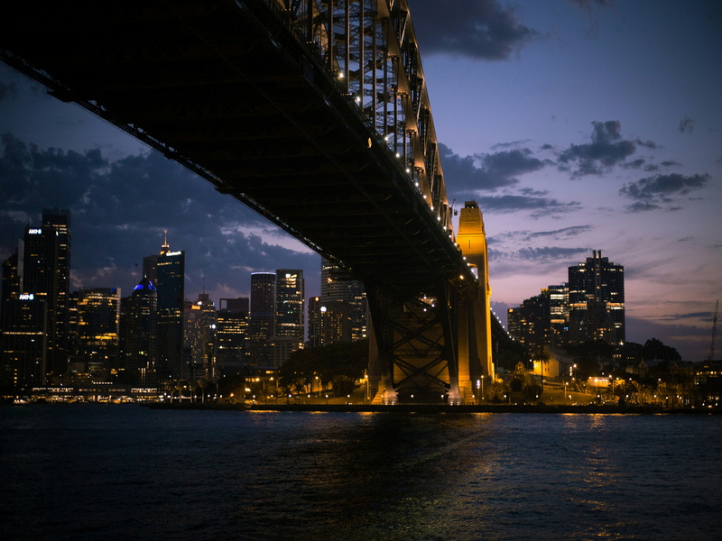 is an arch bridge stronger than a truss bridge_1
